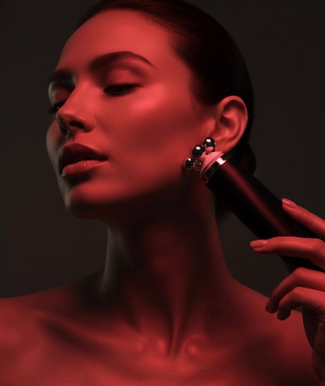 At-Home Face Sculpting & Skin Tightening with Effora's Facial Massager & Spa Wand